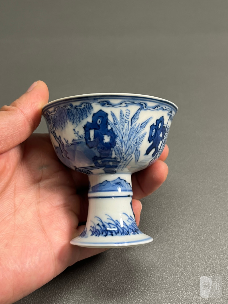 十八世纪  青花庭院高仕图梵文高足杯 - 图7